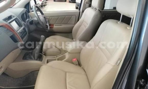 Acheter Occasion Voiture Toyota Fortuner Gris à Beitbridge, Matabeleland South Acheter Occasion Voiture Toyota Fortuner Gris à Beitbridge, Matabeleland South