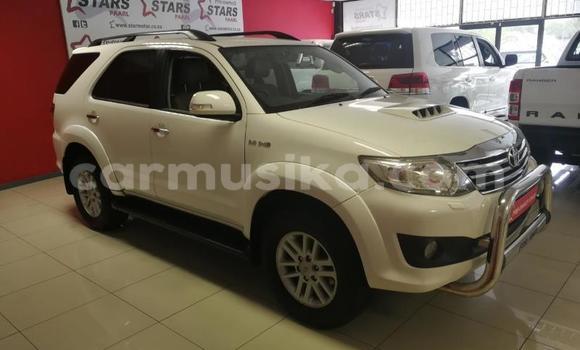 Acheter Occasion Voiture Toyota Fortuner Blanc à Beitbridge, Matabeleland South Acheter Occasion Voiture Toyota Fortuner Blanc à Beitbridge, Matabeleland South