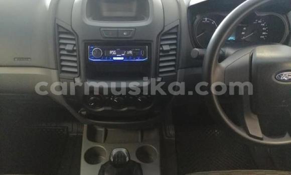 Nunua Ilio tumika Ford Ranger Nyeupe Gari ndani ya Beitbridge nchini Matabeleland Kusini Nunua Ilio tumika Ford Ranger Nyeupe Gari ndani ya Beitbridge nchini Matabeleland Kusini