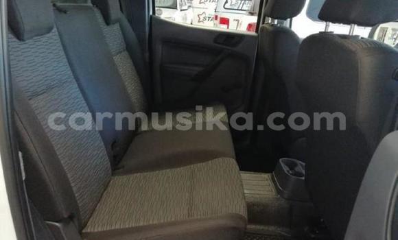 Nunua Ilio tumika Ford Ranger Nyeupe Gari ndani ya Beitbridge nchini Matabeleland Kusini Nunua Ilio tumika Ford Ranger Nyeupe Gari ndani ya Beitbridge nchini Matabeleland Kusini