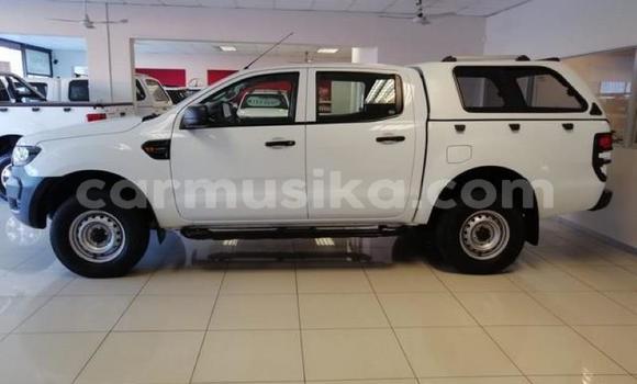 Nunua Ilio tumika Ford Ranger Nyeupe Gari ndani ya Beitbridge nchini Matabeleland Kusini Nunua Ilio tumika Ford Ranger Nyeupe Gari ndani ya Beitbridge nchini Matabeleland Kusini