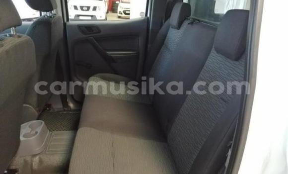 Nunua Ilio tumika Ford Ranger Nyeupe Gari ndani ya Beitbridge nchini Matabeleland Kusini Nunua Ilio tumika Ford Ranger Nyeupe Gari ndani ya Beitbridge nchini Matabeleland Kusini