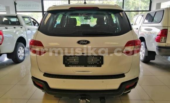 Acheter Occasion Voiture Ford Everest Blanc à Beitbridge, Matabeleland South Acheter Occasion Voiture Ford Everest Blanc à Beitbridge, Matabeleland South