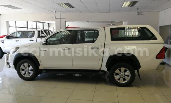 Nunua Ilio tumika Toyota Hilux Nyeupe Gari ndani ya Beitbridge nchini Matabeleland Kusini Nunua Ilio tumika Toyota Hilux Nyeupe Gari ndani ya Beitbridge nchini Matabeleland Kusini