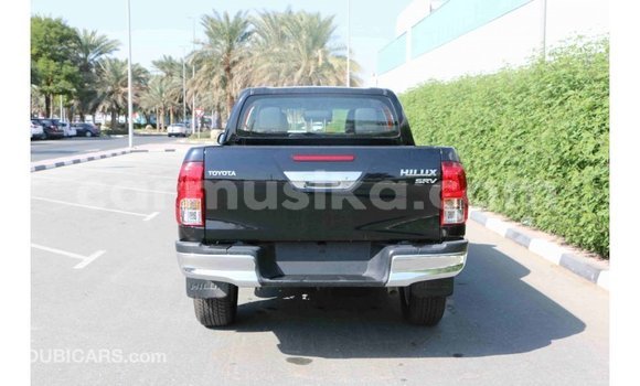Acheter Import Voiture Toyota Hilux Noir à Import - Dubai, Harare Acheter Import Voiture Toyota Hilux Noir à Import - Dubai, Harare