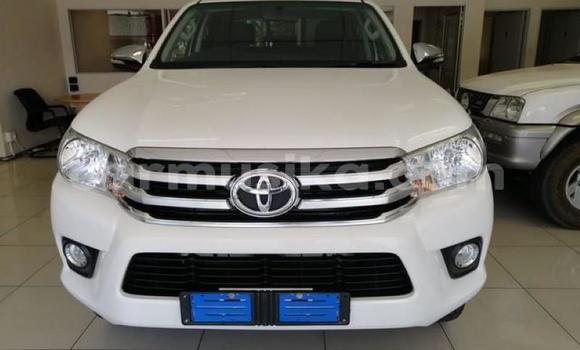 Acheter Occasion Voiture Toyota Hilux Blanc à Beitbridge, Matabeleland South Acheter Occasion Voiture Toyota Hilux Blanc à Beitbridge, Matabeleland South