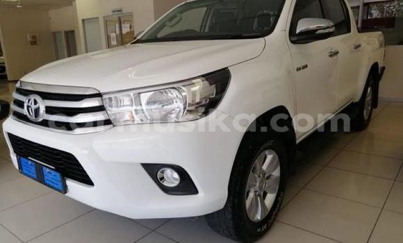 Acheter Occasion Voiture Toyota Hilux Blanc à Beitbridge, Matabeleland South Acheter Occasion Voiture Toyota Hilux Blanc à Beitbridge, Matabeleland South