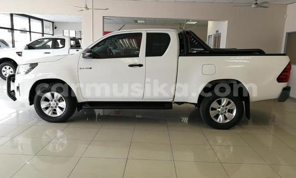 Acheter Occasion Voiture Toyota Hilux Blanc à Beitbridge, Matabeleland South Acheter Occasion Voiture Toyota Hilux Blanc à Beitbridge, Matabeleland South