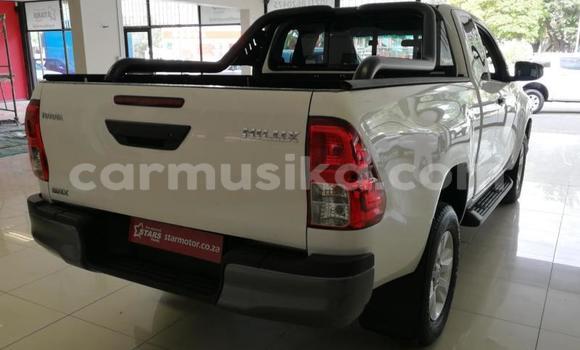 Acheter Occasion Voiture Toyota Hilux Blanc à Beitbridge, Matabeleland South Acheter Occasion Voiture Toyota Hilux Blanc à Beitbridge, Matabeleland South
