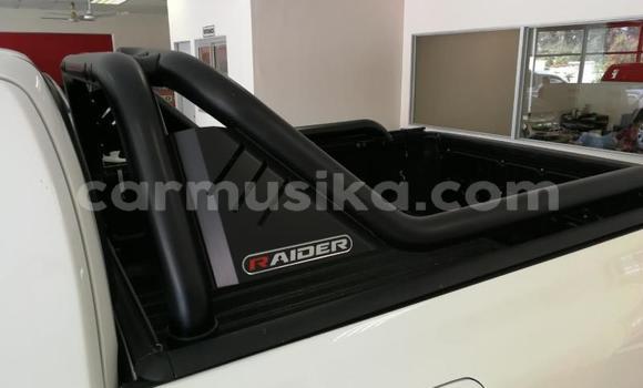 Acheter Occasion Voiture Toyota Hilux Blanc à Beitbridge, Matabeleland South Acheter Occasion Voiture Toyota Hilux Blanc à Beitbridge, Matabeleland South