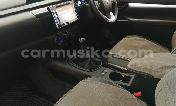 Acheter Occasion Voiture Toyota Hilux Blanc à Beitbridge, Matabeleland South Acheter Occasion Voiture Toyota Hilux Blanc à Beitbridge, Matabeleland South