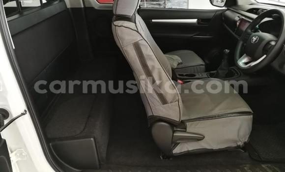 Acheter Occasion Voiture Toyota Hilux Blanc à Beitbridge, Matabeleland South Acheter Occasion Voiture Toyota Hilux Blanc à Beitbridge, Matabeleland South