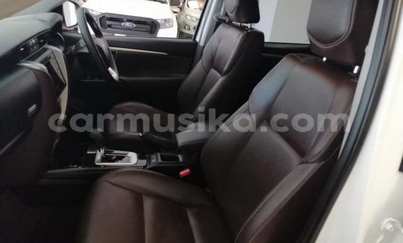 Acheter Occasion Voiture Toyota Fortuner Blanc à Beitbridge, Matabeleland South Acheter Occasion Voiture Toyota Fortuner Blanc à Beitbridge, Matabeleland South