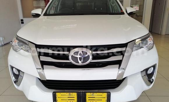 Acheter Occasion Voiture Toyota Fortuner Blanc à Beitbridge, Matabeleland South Acheter Occasion Voiture Toyota Fortuner Blanc à Beitbridge, Matabeleland South