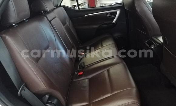 Acheter Occasion Voiture Toyota Fortuner Blanc à Beitbridge, Matabeleland South Acheter Occasion Voiture Toyota Fortuner Blanc à Beitbridge, Matabeleland South