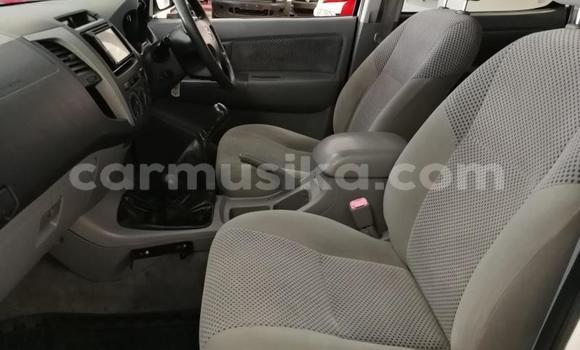 Acheter Occasion Voiture Toyota Hilux Blanc à Beitbridge, Matabeleland South Acheter Occasion Voiture Toyota Hilux Blanc à Beitbridge, Matabeleland South