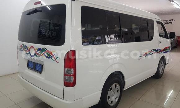 Acheter Occasion Voiture Toyota Hiace Blanc à Beitbridge, Matabeleland South Acheter Occasion Voiture Toyota Hiace Blanc à Beitbridge, Matabeleland South