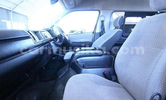 Acheter Occasion Voiture Toyota Hiace Blanc à Beitbridge, Matabeleland South Acheter Occasion Voiture Toyota Hiace Blanc à Beitbridge, Matabeleland South
