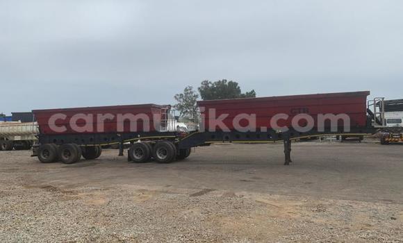 Acheter Occasion Utilitaire Nissan UD Rouge à Beitbridge, Matabeleland South Acheter Occasion Utilitaire Nissan UD Rouge à Beitbridge, Matabeleland South