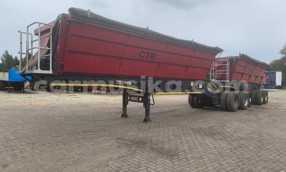 Acheter Occasion Utilitaire Nissan UD Rouge à Beitbridge, Matabeleland South Acheter Occasion Utilitaire Nissan UD Rouge à Beitbridge, Matabeleland South