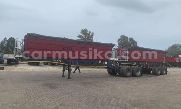 Acheter Occasion Utilitaire Nissan UD Rouge à Beitbridge, Matabeleland South Acheter Occasion Utilitaire Nissan UD Rouge à Beitbridge, Matabeleland South