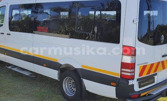 Acheter Occasion Utilitaire Mercedes‒Benz Sprinter Blanc à Beitbridge, Matabeleland South Acheter Occasion Utilitaire Mercedes‒Benz Sprinter Blanc à Beitbridge, Matabeleland South
