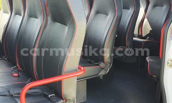 Acheter Occasion Utilitaire Mercedes‒Benz Sprinter Blanc à Beitbridge, Matabeleland South Acheter Occasion Utilitaire Mercedes‒Benz Sprinter Blanc à Beitbridge, Matabeleland South