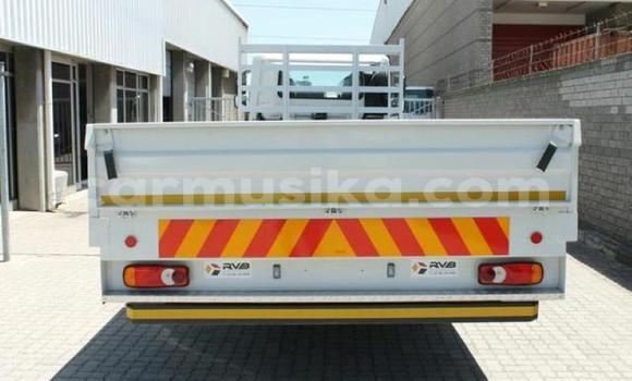 Acheter Occasion Utilitaire Nissan UD Blanc à Beitbridge, Matabeleland South Acheter Occasion Utilitaire Nissan UD Blanc à Beitbridge, Matabeleland South