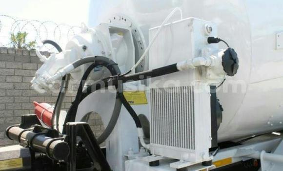 Acheter Occasion Utilitaire Nissan UD Blanc à Beitbridge, Matabeleland South Acheter Occasion Utilitaire Nissan UD Blanc à Beitbridge, Matabeleland South