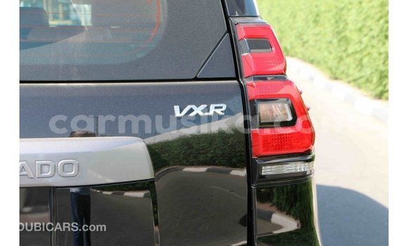 Acheter Import Voiture Toyota Prado Blanc à Import - Dubai, Harare Acheter Import Voiture Toyota Prado Blanc à Import - Dubai, Harare