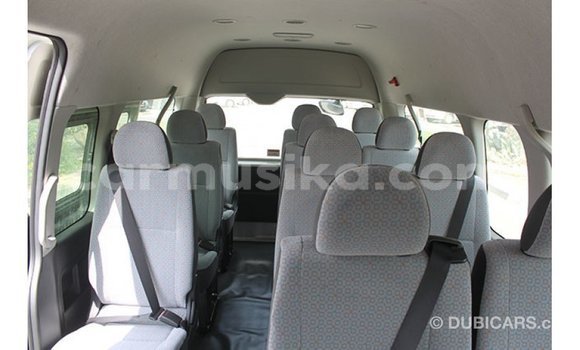 Acheter Import Voiture Toyota Hiace Blanc à Import - Dubai, Harare Acheter Import Voiture Toyota Hiace Blanc à Import - Dubai, Harare