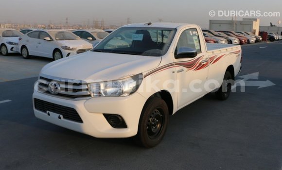 Acheter Import Voiture Toyota Hilux Blanc à Import - Dubai, Harare Acheter Import Voiture Toyota Hilux Blanc à Import - Dubai, Harare