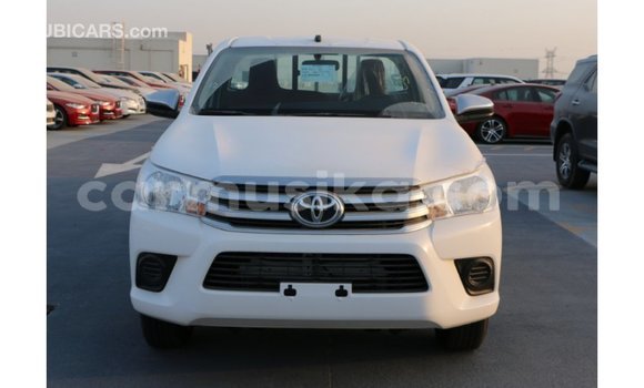 Acheter Import Voiture Toyota Hilux Blanc à Import - Dubai, Harare Acheter Import Voiture Toyota Hilux Blanc à Import - Dubai, Harare