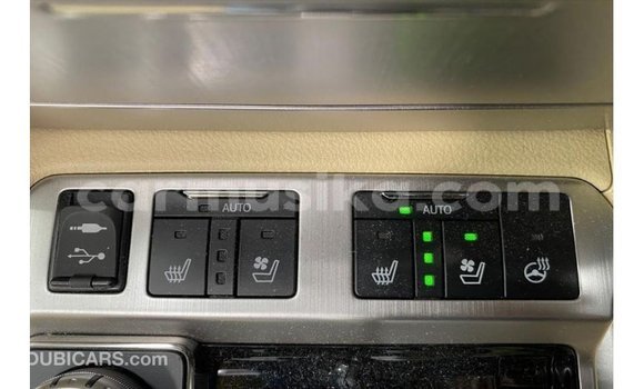 Tenga Imported Toyota Land Cruiser Chena Mota in Import - Dubai in Harare Tenga Imported Toyota Land Cruiser Chena Mota in Import - Dubai in Harare