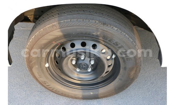 Acheter Import Voiture Toyota Hilux Blanc à Import - Dubai, Harare Acheter Import Voiture Toyota Hilux Blanc à Import - Dubai, Harare