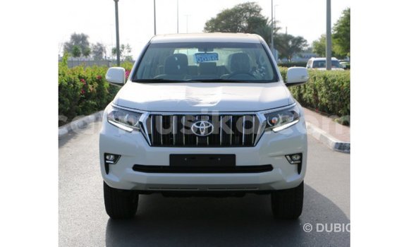 Acheter Import Voiture Toyota Prado Blanc à Import - Dubai, Harare Acheter Import Voiture Toyota Prado Blanc à Import - Dubai, Harare