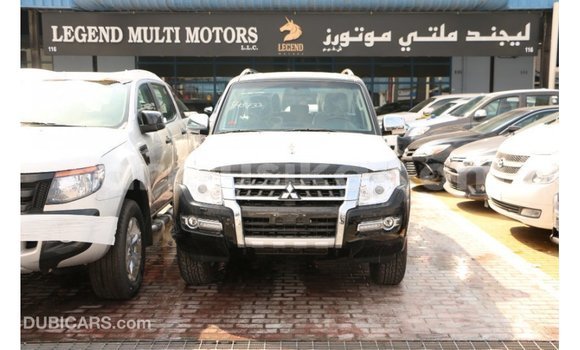 Acheter Import Voiture Mitsubishi Pajero Noir à Import - Dubai, Harare Acheter Import Voiture Mitsubishi Pajero Noir à Import - Dubai, Harare
