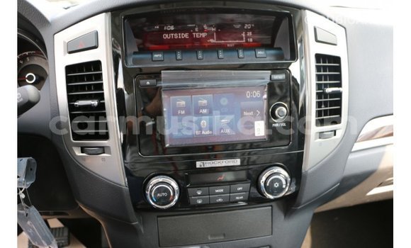 Acheter Import Voiture Mitsubishi Pajero Noir à Import - Dubai, Harare Acheter Import Voiture Mitsubishi Pajero Noir à Import - Dubai, Harare