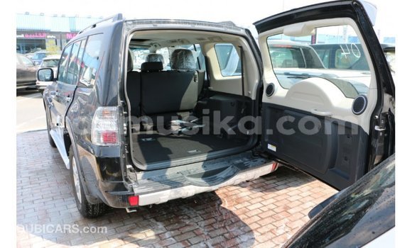 Acheter Import Voiture Mitsubishi Pajero Noir à Import - Dubai, Harare Acheter Import Voiture Mitsubishi Pajero Noir à Import - Dubai, Harare