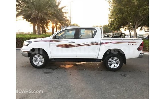 Acheter Import Voiture Toyota Hilux Blanc à Import - Dubai, Harare Acheter Import Voiture Toyota Hilux Blanc à Import - Dubai, Harare