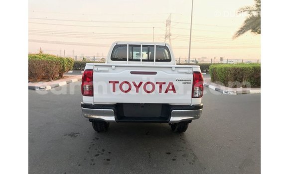 Acheter Import Voiture Toyota Hilux Blanc à Import - Dubai, Harare Acheter Import Voiture Toyota Hilux Blanc à Import - Dubai, Harare