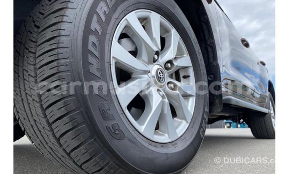 Tenga Imported Toyota Land Cruiser Tsvuku Mota in Import - Dubai in Harare Tenga Imported Toyota Land Cruiser Tsvuku Mota in Import - Dubai in Harare