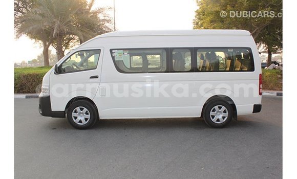 Acheter Import Voiture Toyota Hiace Blanc à Import - Dubai, Harare Acheter Import Voiture Toyota Hiace Blanc à Import - Dubai, Harare