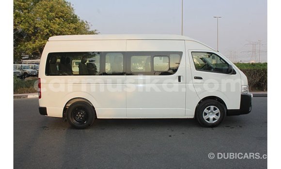 Acheter Import Voiture Toyota Hiace Blanc à Import - Dubai, Harare Acheter Import Voiture Toyota Hiace Blanc à Import - Dubai, Harare