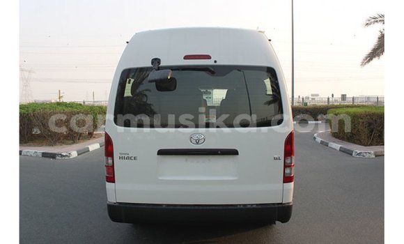 Acheter Import Voiture Toyota Hiace Blanc à Import - Dubai, Harare Acheter Import Voiture Toyota Hiace Blanc à Import - Dubai, Harare