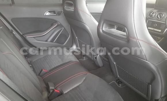 Acheter Occasion Voiture Mercedes‒Benz C–Class Gris à Beitbridge, Matabeleland South Acheter Occasion Voiture Mercedes‒Benz C–Class Gris à Beitbridge, Matabeleland South