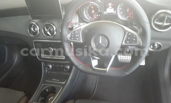 Acheter Occasion Voiture Mercedes‒Benz C–Class Gris à Beitbridge, Matabeleland South Acheter Occasion Voiture Mercedes‒Benz C–Class Gris à Beitbridge, Matabeleland South