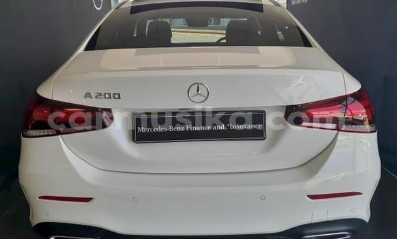 Acheter Occasion Voiture Mercedes‒Benz C–Class Blanc à Beitbridge, Matabeleland South Acheter Occasion Voiture Mercedes‒Benz C–Class Blanc à Beitbridge, Matabeleland South