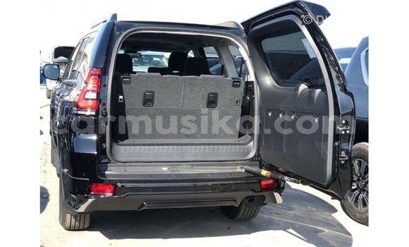 Nunua Imported Toyota Prado Nyeusi Gari ndani ya Import - Dubai nchini Harare Nunua Imported Toyota Prado Nyeusi Gari ndani ya Import - Dubai nchini Harare