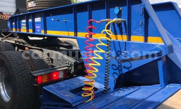 Nunua Ilio tumika DAF CF Bluu Lori ndani ya Beitbridge nchini Matabeleland Kusini